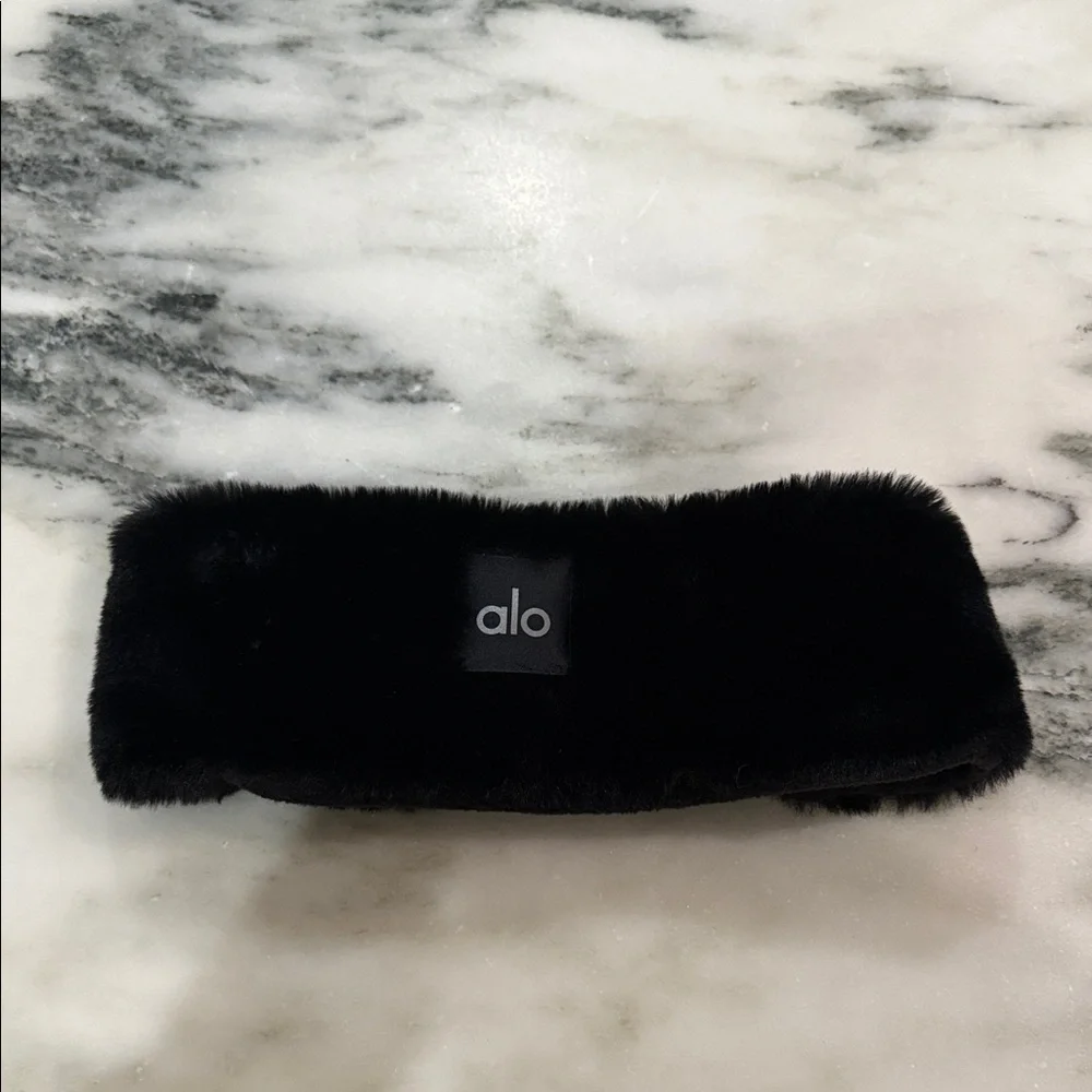 ALO Yoga Black Furry Headband - Picture 1 of 1